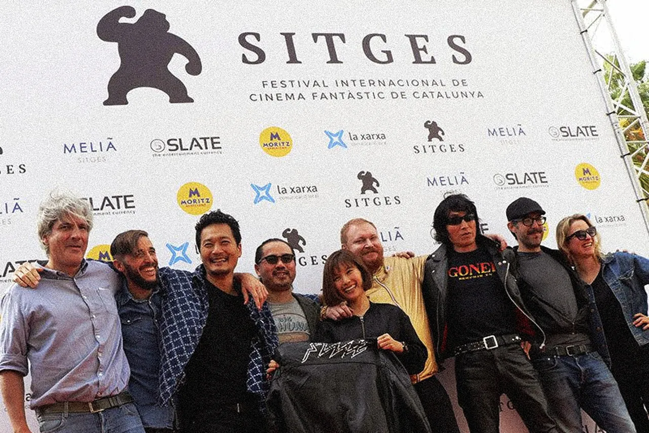 シッチェス・カタロニア国際映画祭でのキャスト・スタッフ集合写真(FINT、ギターウルフセイジ、渡辺一志、山下結穂、山崎祐輔)